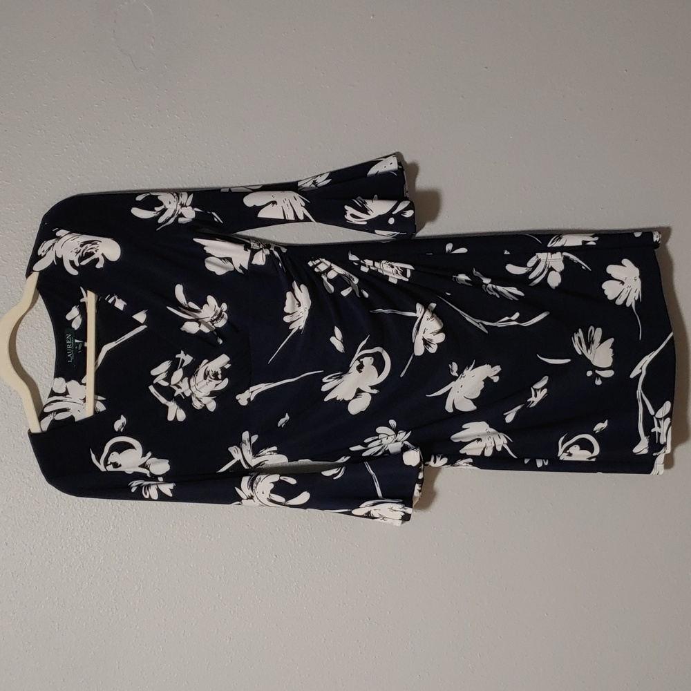 Lauren Ralph Lauren Faux Wrap Dress Size:6✨️ Moving end of January 2025! ✨️